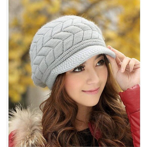 〽️Women’s Grey Winter Warm Knit Wool Snow Ski Hat with Visor